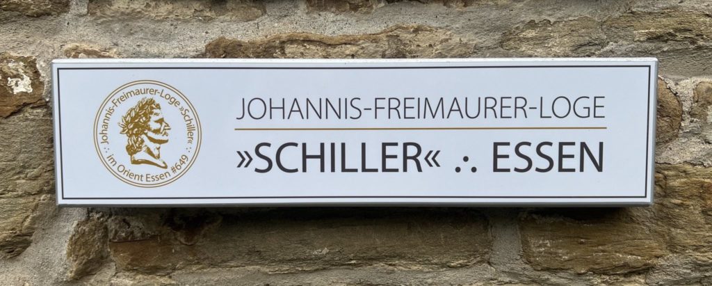 Hausschild der Freimaurerloge Schiller am Schloss Schellenberg